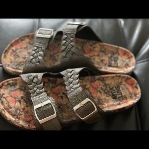 New Muk Luk sandals size 11